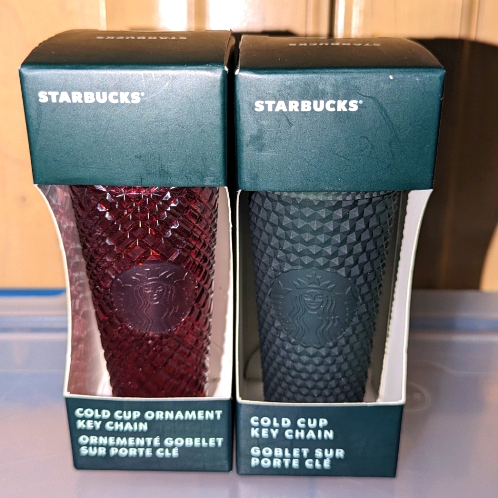 Htf starbucks Christmas keychain red and matte green set of 2. Gifts/collectible